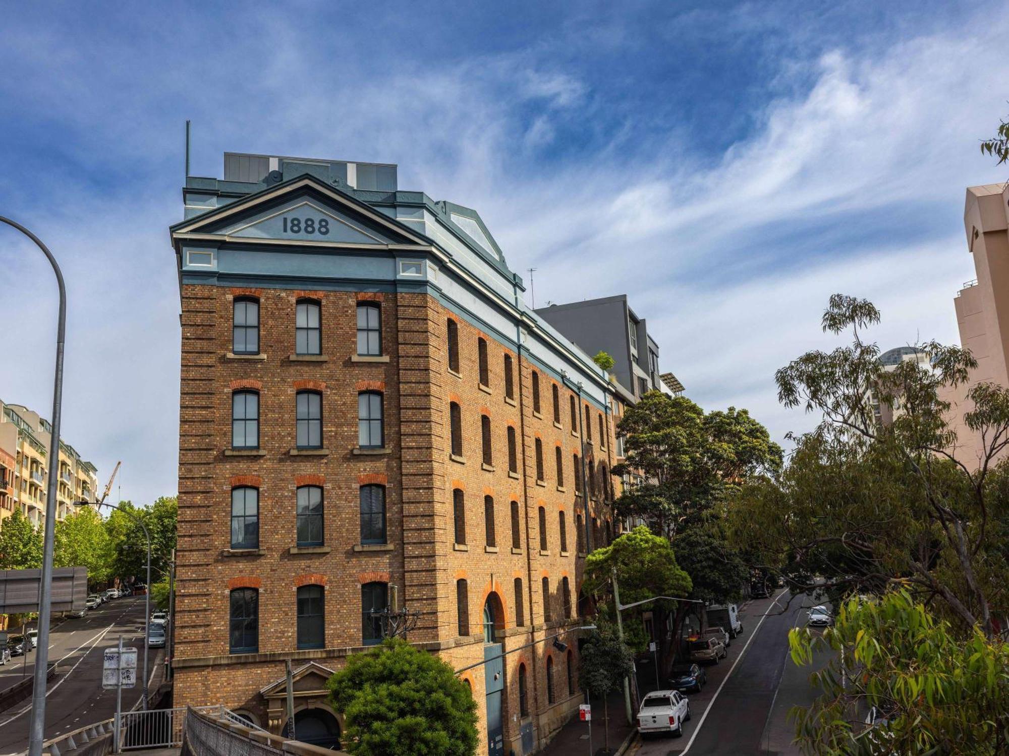Hotel Woolstore 1888, Sydney - Handwritten Collection Eksteriør bilde The former police station at 1880